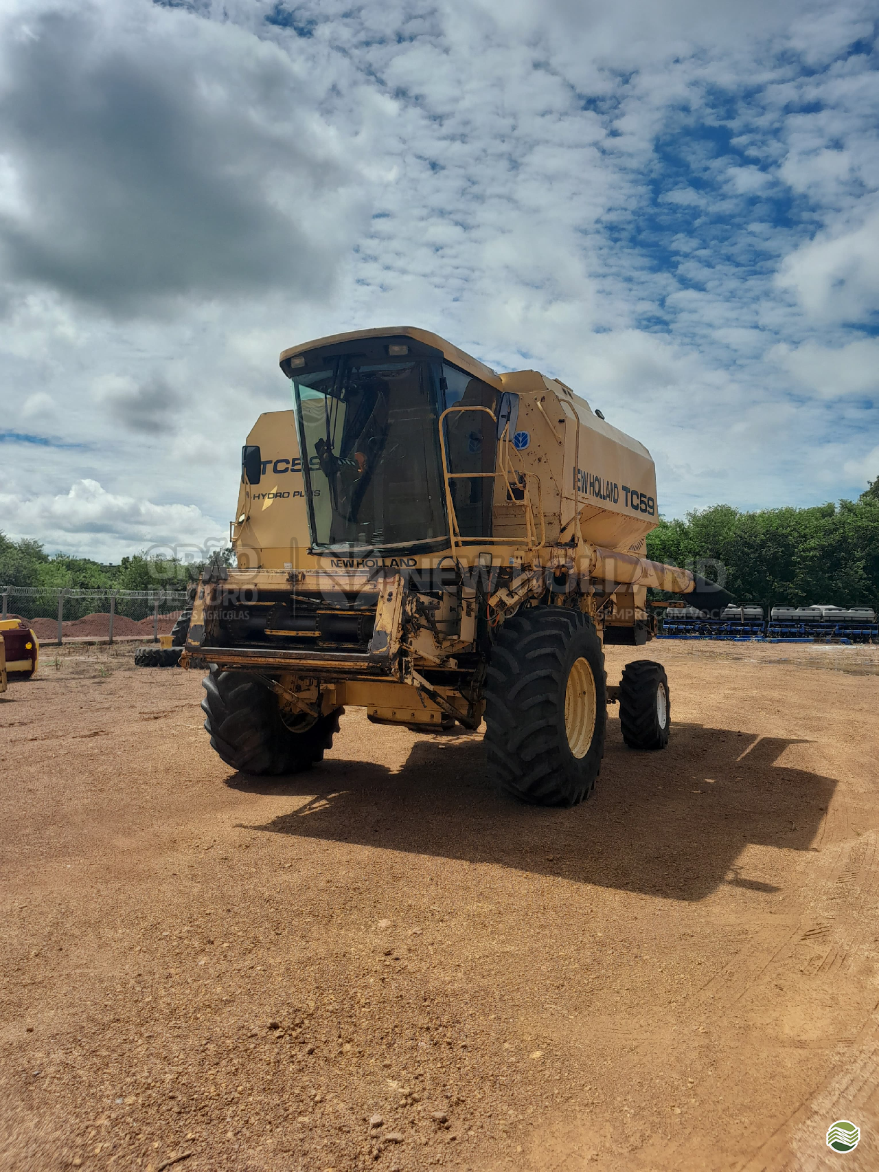 COLHEITADEIRA NEW HOLLAND TC 59 Grão de Ouro - New Holland GURUPI TOCANTINS TO